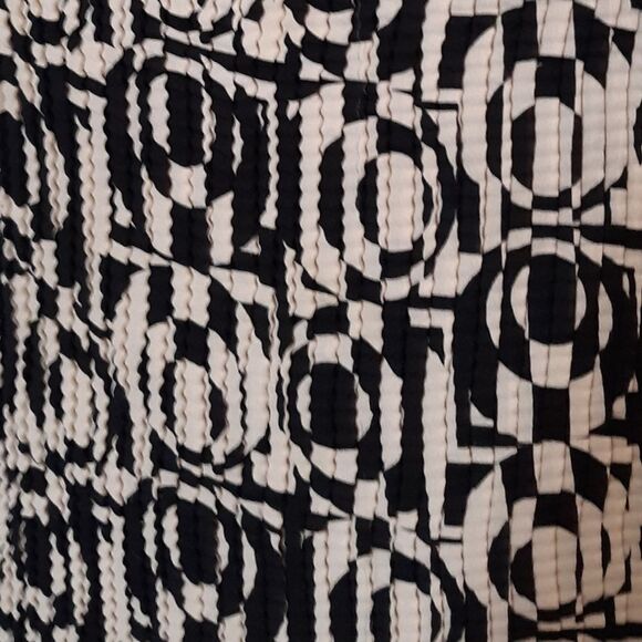 Nicola cream/black crinkle tank top - Picture 3 of 5